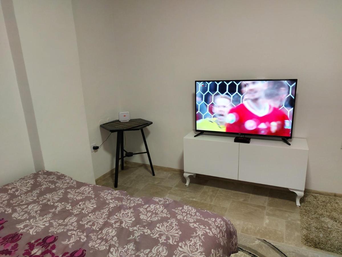 Lovely, Neat And Quite Apartment Dalia, Private Parking Сараєво Екстер'єр фото