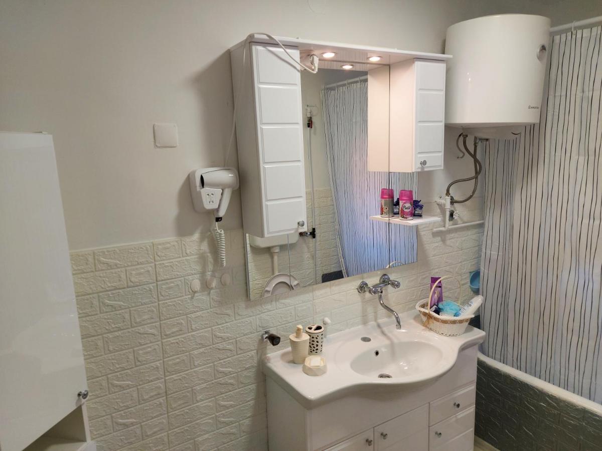 Lovely, Neat And Quite Apartment Dalia, Private Parking Сараєво Екстер'єр фото