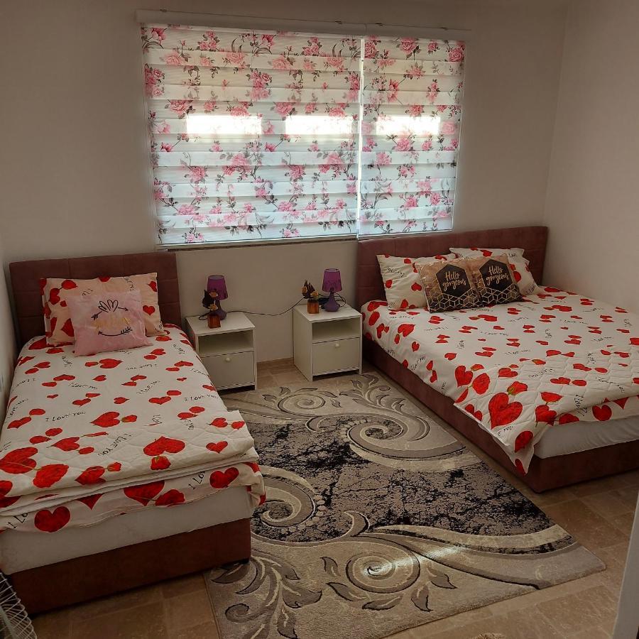 Lovely, Neat And Quite Apartment Dalia, Private Parking Сараєво Екстер'єр фото